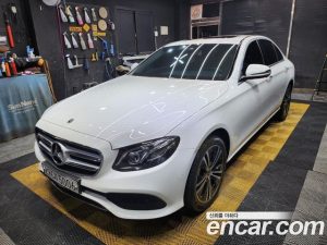 Mercedes-Benz E-Class E220d Avantgarde 2020 года из Южной Кореи