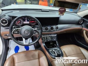 Mercedes-Benz E-Class E220d Avantgarde 2020 года из Южной Кореи