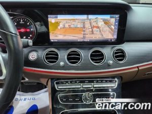 Mercedes-Benz E-Class E220d Avantgarde 2020 года из Южной Кореи