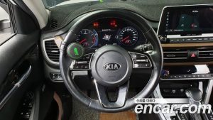 Kia Seltos Бензин 1.6 Turbo 2WD 2020 года из Южной Кореи