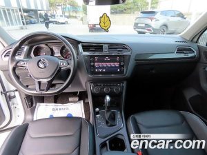 Volkswagen Tiguan 2.0 TDI Prestige 2020 года из Южной Кореи
