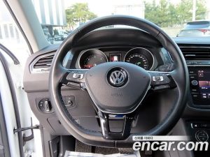 Volkswagen Tiguan 2.0 TDI Prestige 2020 года из Южной Кореи
