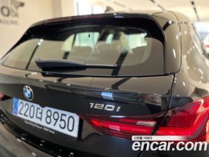 BMW 1-Series 120i M Sport 2023 года из Южной Кореи