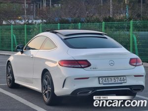 Mercedes-Benz C-Class C200 Coupe 2020 года из Южной Кореи