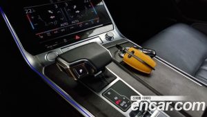 Audi A7 55 TFSI 4WD Premium 2020 года из Южной Кореи