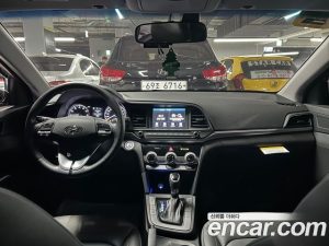 Hyundai AVANTE 1.6 2020 года из Южной Кореи