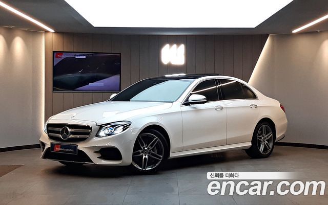 Mercedes-Benz E-Class E300 4MATIC AMG Line 2020 года из Кореи