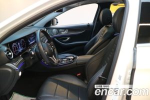 Mercedes-Benz E-Class E300 4MATIC AMG Line 2020 года из Южной Кореи