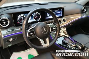 Mercedes-Benz E-Class E300 4MATIC AMG Line 2020 года из Южной Кореи