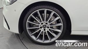 Mercedes-Benz E-Class E350 4MATIC AMG Line 2021 года из Южной Кореи