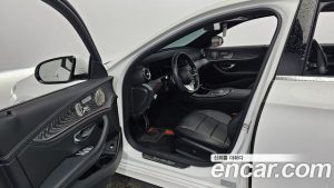 Mercedes-Benz E-Class E350 4MATIC AMG Line 2021 года из Южной Кореи
