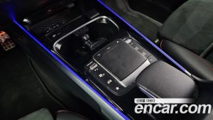 Mercedes-Benz GLB-Class GLB250 4MATIC 2021 года из Южной Кореи