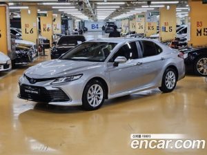 Toyota Camry 2.5 LE HYBRID 2023 года из Южной Кореи