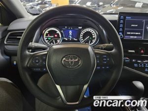 Toyota Camry 2.5 LE HYBRID 2023 года из Южной Кореи