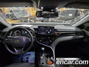 Toyota Camry 2.5 LE HYBRID 2023 года из Южной Кореи