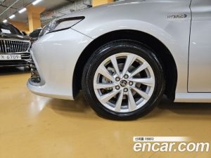 Toyota Camry 2.5 LE HYBRID 2023 года из Южной Кореи