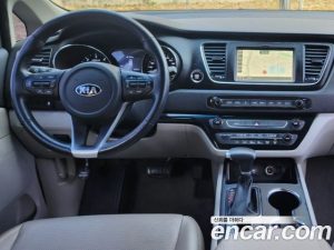 Kia Carnival 9-Seater Luxury 2020 года из Южной Кореи