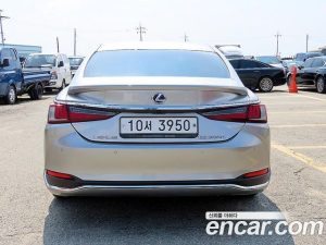 Lexus ES Executive 2019 года из Южной Кореи