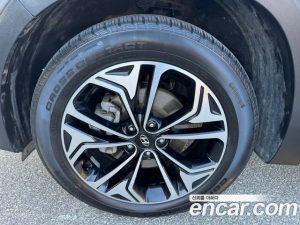 Hyundai Santafe Дизель 2.0 2WD 2020 года из Южной Кореи