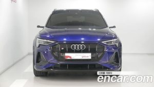 Audi e-tron S 2023 года из Южной Кореи