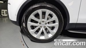 Land Rover Discovery 2.0 P300 SE 2023 года из Южной Кореи