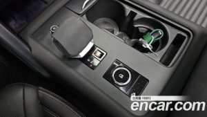 Land Rover Discovery 2.0 P300 SE 2023 года из Южной Кореи