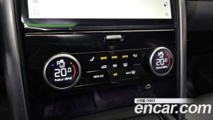 Land Rover Discovery 2.0 P300 SE 2023 года из Южной Кореи