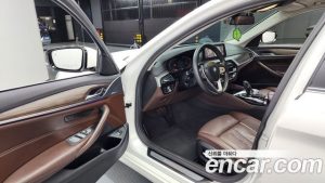 BMW 5-Series 520d Luxury Plus 2020 года из Южной Кореи