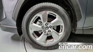 Toyota RAV4 2.5 4WD HYBRID 2021 года из Южной Кореи