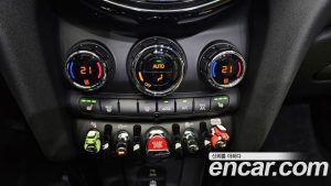 Mini Cooper Convertible CLASSIC 2024 года из Южной Кореи