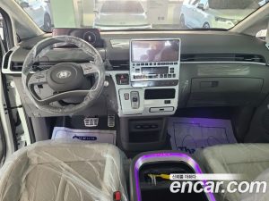 Hyundai Staria 4WD Lounge 7-Seater 2024 года из Южной Кореи