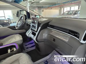 Hyundai Staria 4WD Lounge 7-Seater 2024 года из Южной Кореи