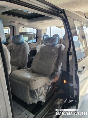 Hyundai Staria 4WD Lounge 7-Seater 2024 года из Южной Кореи