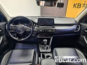 Kia Seltos Дизель 1.6 2WD 2020 года из Южной Кореи