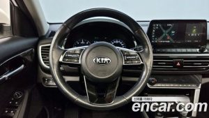 Kia Seltos Дизель 1.6 2WD 2020 года из Южной Кореи