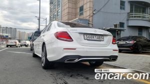 Mercedes-Benz E-Class E300 4MATIC AMG Line 2020 года из Южной Кореи