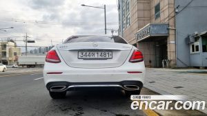 Mercedes-Benz E-Class E300 4MATIC AMG Line 2020 года из Южной Кореи