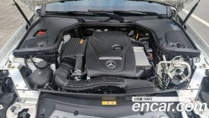 Mercedes-Benz E-Class E300 4MATIC AMG Line 2020 года из Южной Кореи