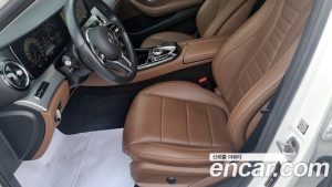 Mercedes-Benz E-Class E300 4MATIC AMG Line 2020 года из Южной Кореи