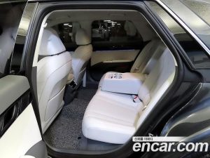 Hyundai Grandeur 2.5 Бензин 2WD 2023 года из Южной Кореи