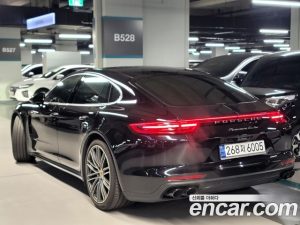 Porsche Panamera 4.0 Turbo 2020 года из Южной Кореи