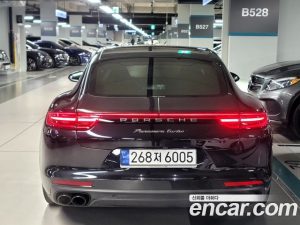 Porsche Panamera 4.0 Turbo 2020 года из Южной Кореи