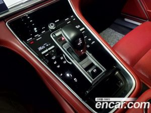 Porsche Panamera 4.0 Turbo 2020 года из Южной Кореи