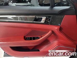 Porsche Panamera 4.0 Turbo 2020 года из Южной Кореи