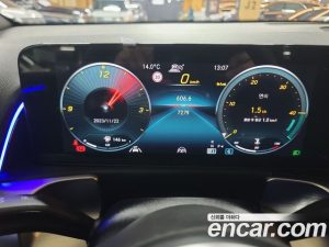 Mercedes-Benz GLB-Class GLB250 4MATIC 2023 года из Южной Кореи