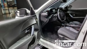 Peugeot 2008 1.5 BlueHDi ALLURE 2020 года из Южной Кореи