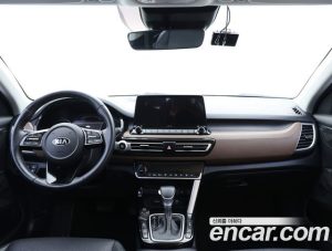 Kia Seltos Дизель 1.6 2WD 2020 года из Южной Кореи