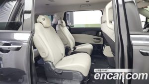 Kia Carnival Бензин 9-Seater Noblesse 2023 года из Южной Кореи