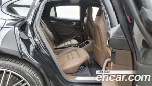 Porsche Panamera 3.0 AWD 2020 года из Южной Кореи