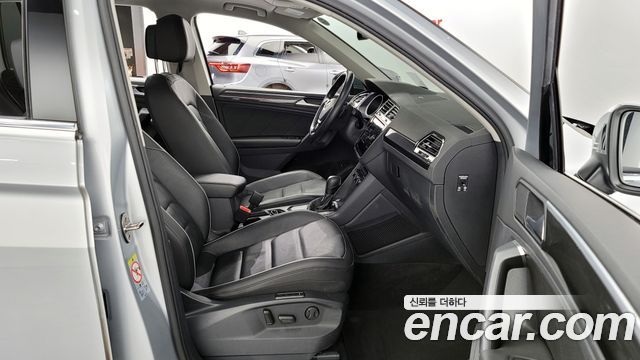 36402369_015.jpg Volkswagen Tiguan 2.0 TDI Prestige 2020 года из Южной Кореи